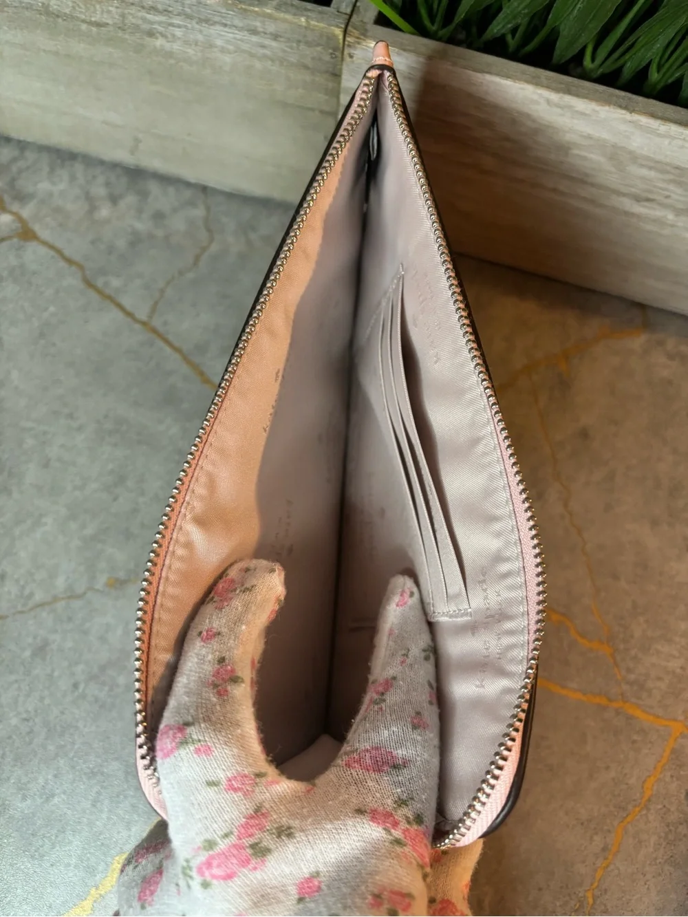 kate spade NWT Pale Pink Leather Wristlet with Strap